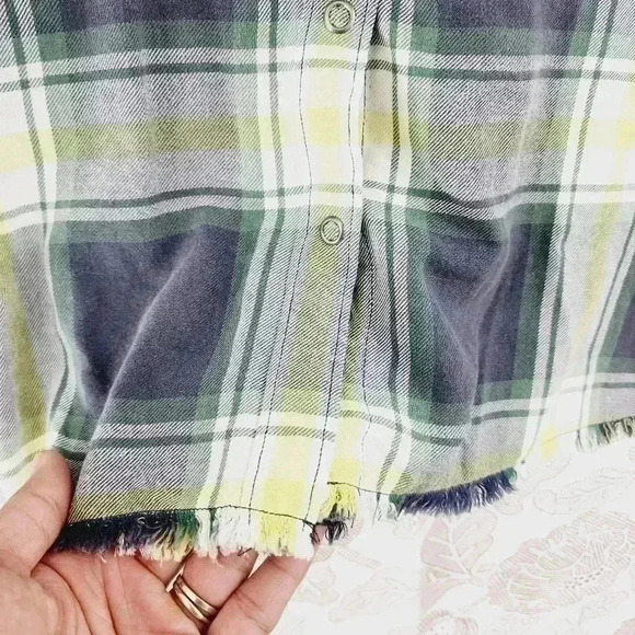 Eddie Bauer Button down Long sleeve Plaid Raw Hem Snap button Women's Shirt LT - Picture 4 of 7